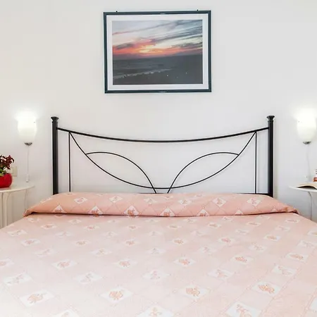 Mare Lughente Bed & Breakfast 3*